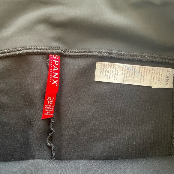 Spanx Perforated Black Leggings size XL - Picture 4 of 6